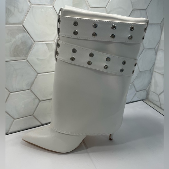 Wlid Diva Lounge White Stiletto Buckle Boot Size 7.5 M Zaily Boot High Heel - Picture 4 of 12